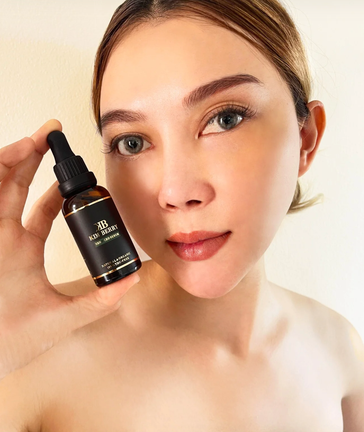 Facial care serum from hemp